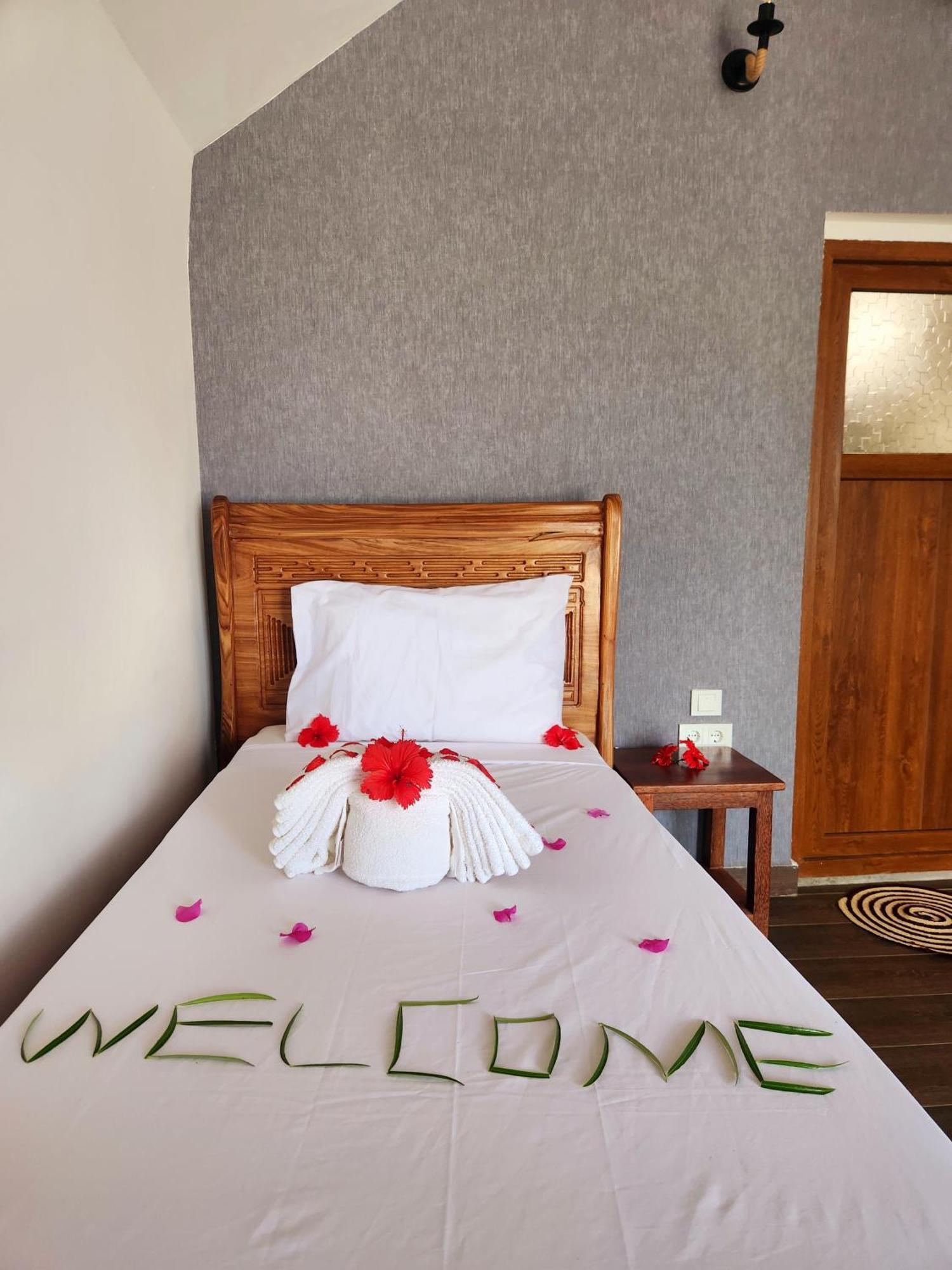 Almas Beach Boutique Hotel Makunduchi Esterno foto