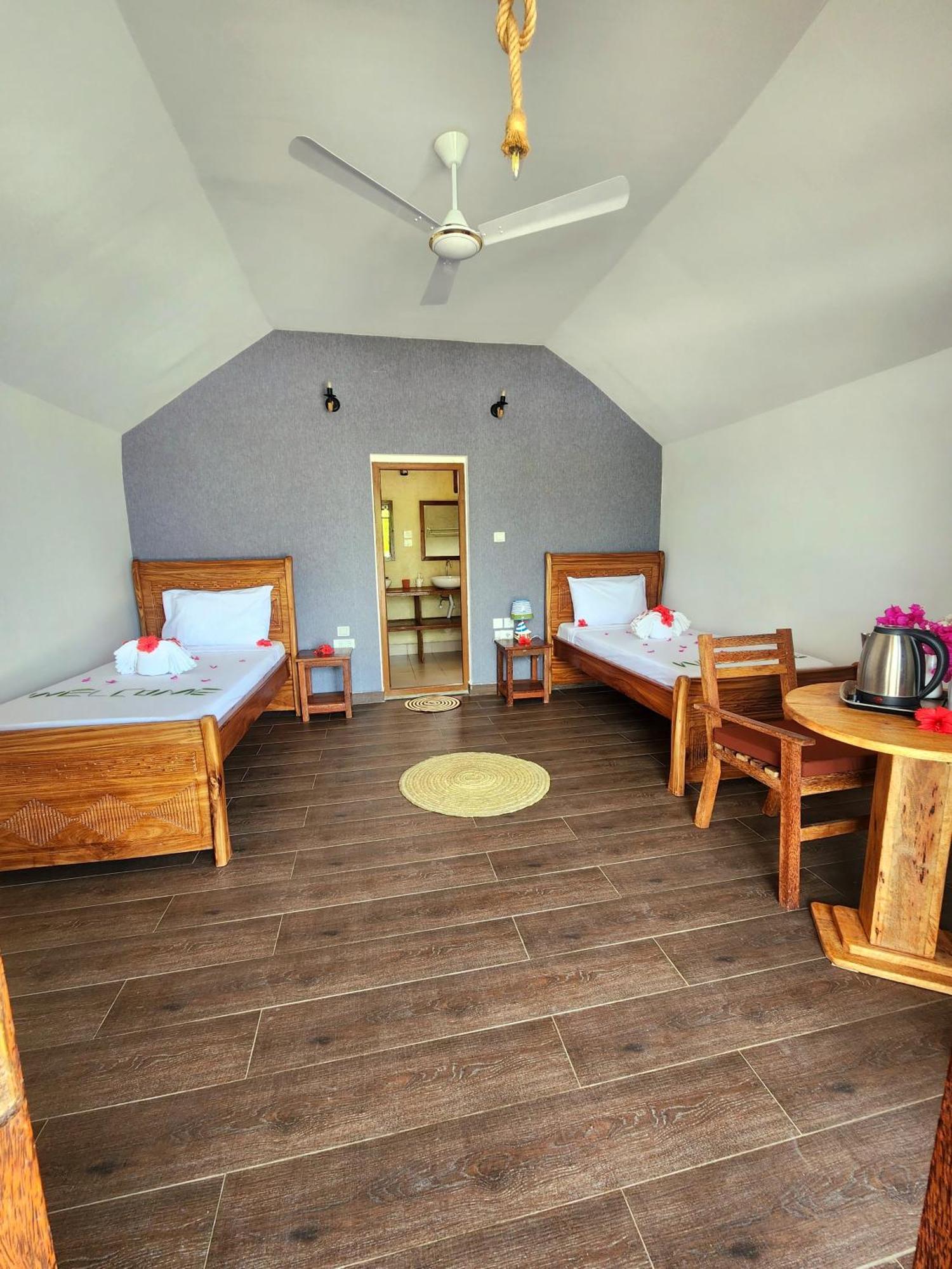 Almas Beach Boutique Hotel Makunduchi Esterno foto