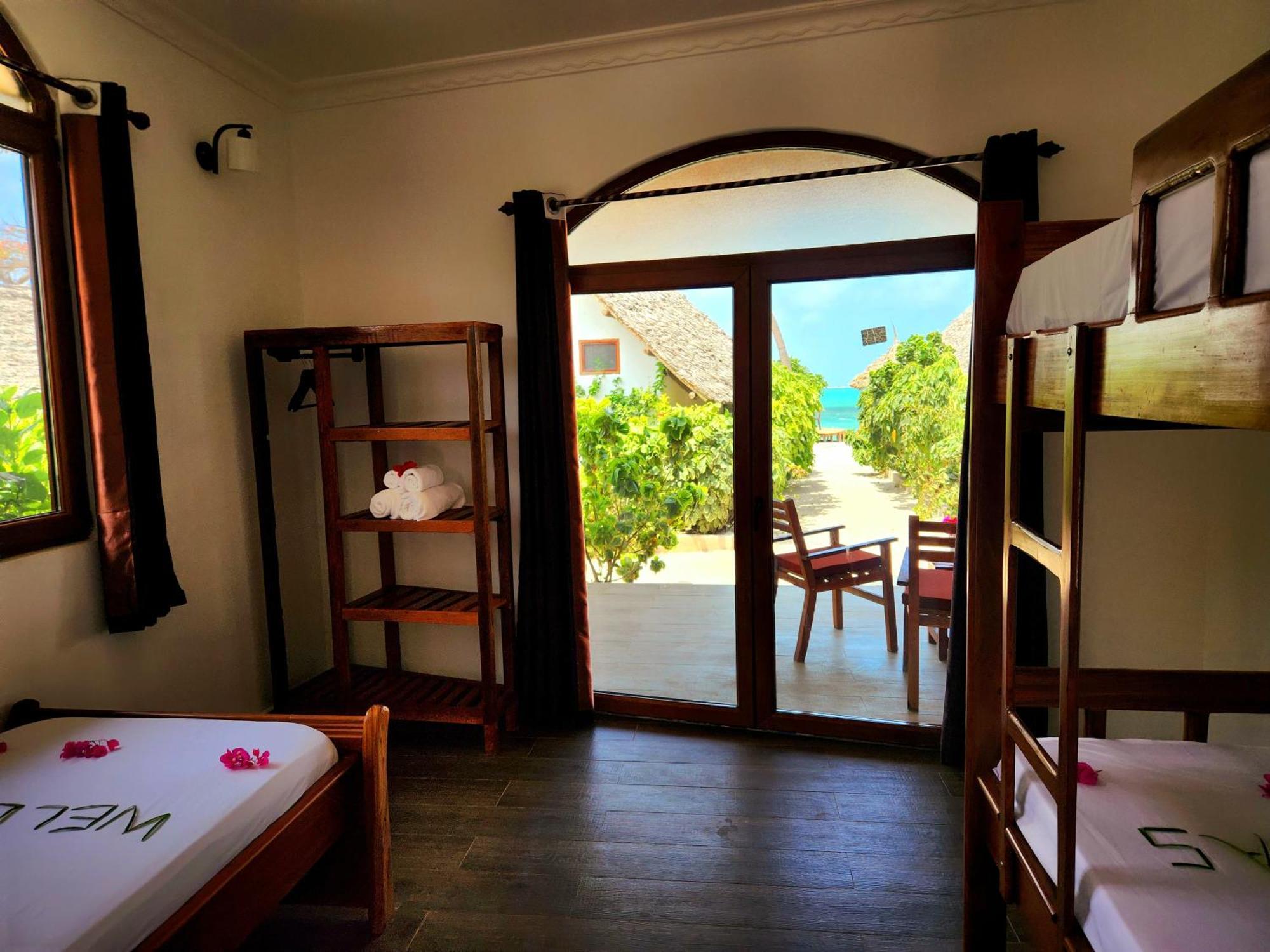 Almas Beach Boutique Hotel Makunduchi Esterno foto