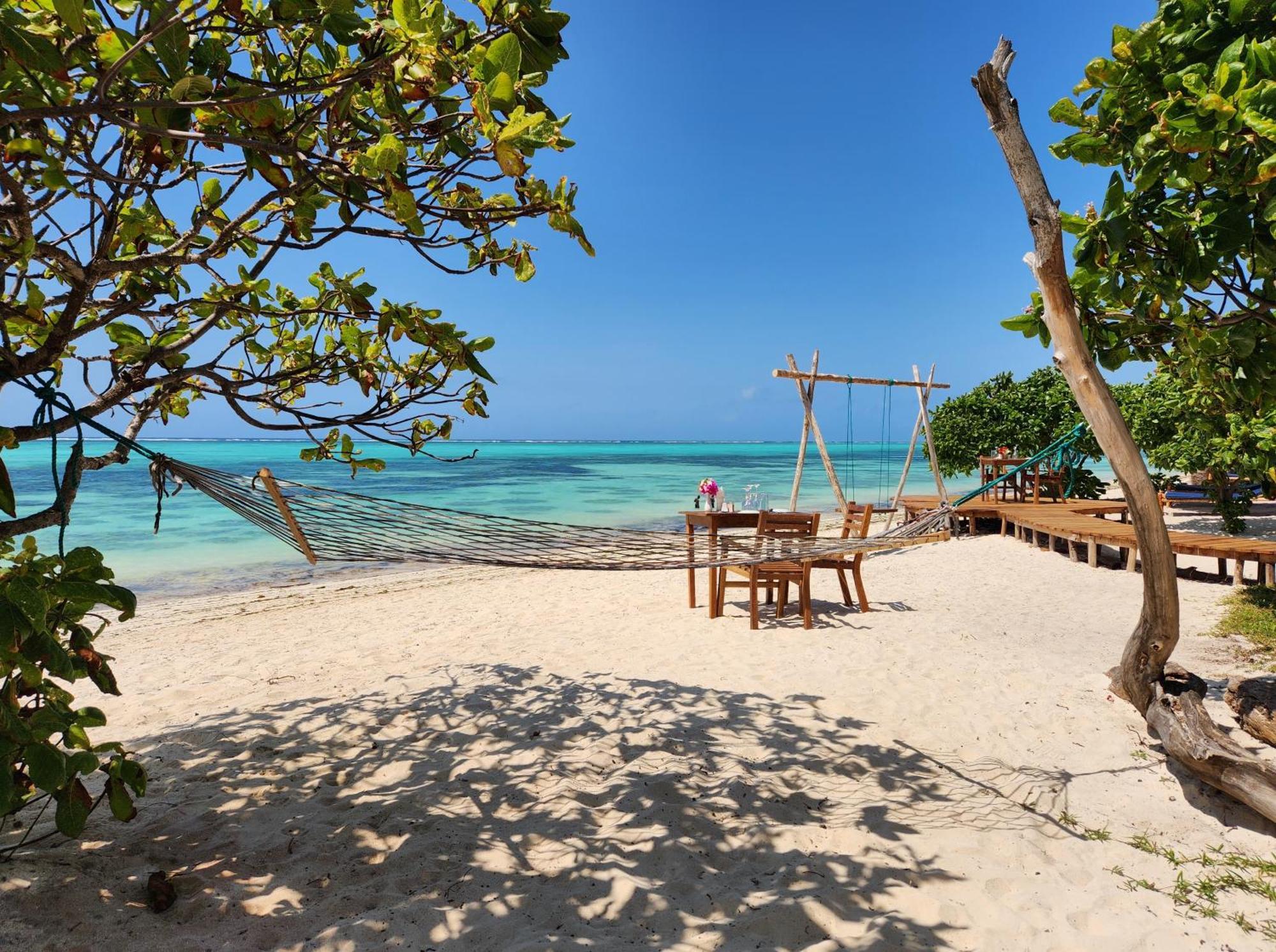 Almas Beach Boutique Hotel Makunduchi Esterno foto