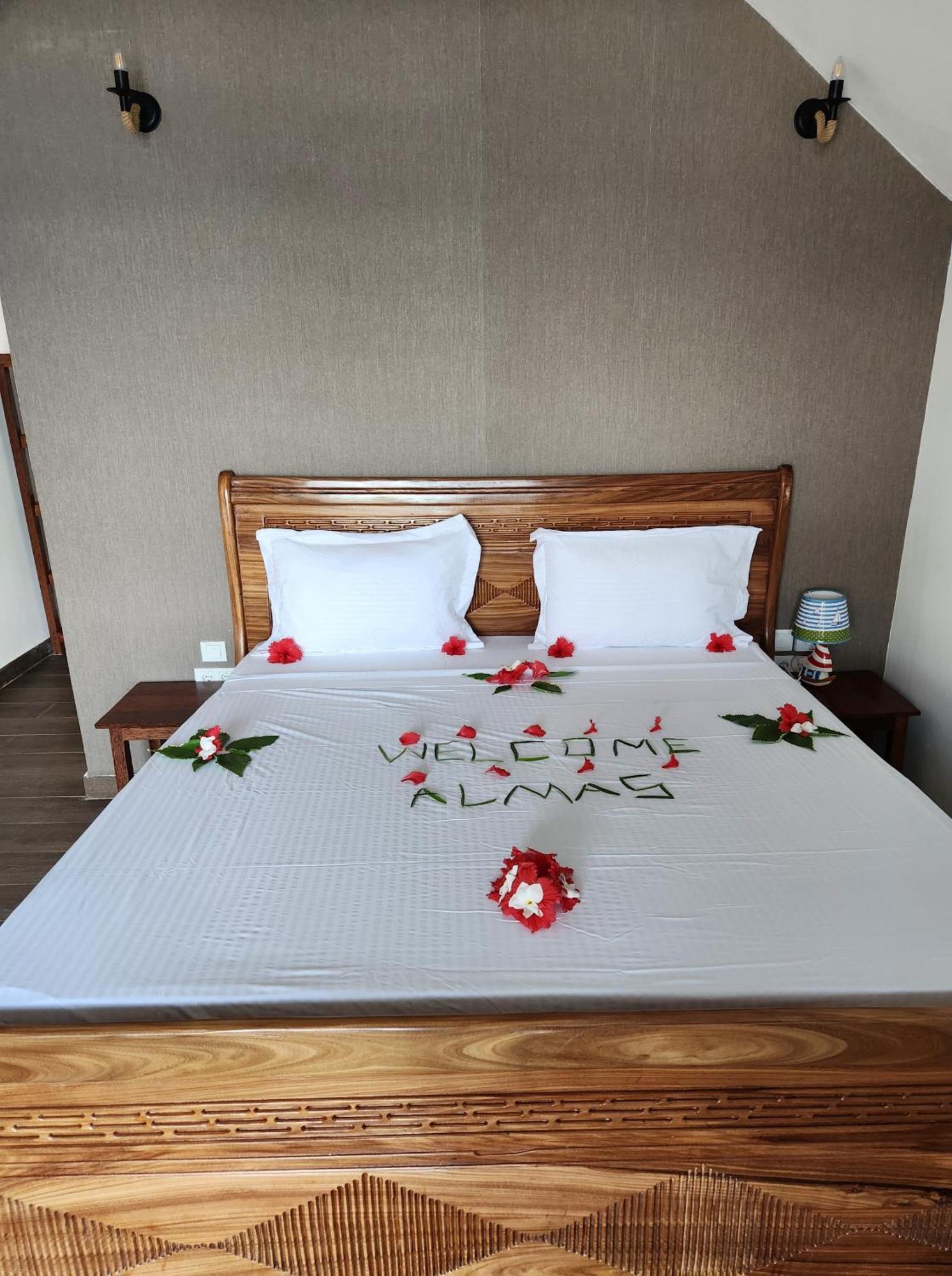 Almas Beach Boutique Hotel Makunduchi Esterno foto
